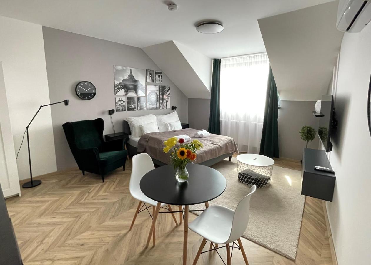 Dotis Apartman Tata Exterior foto