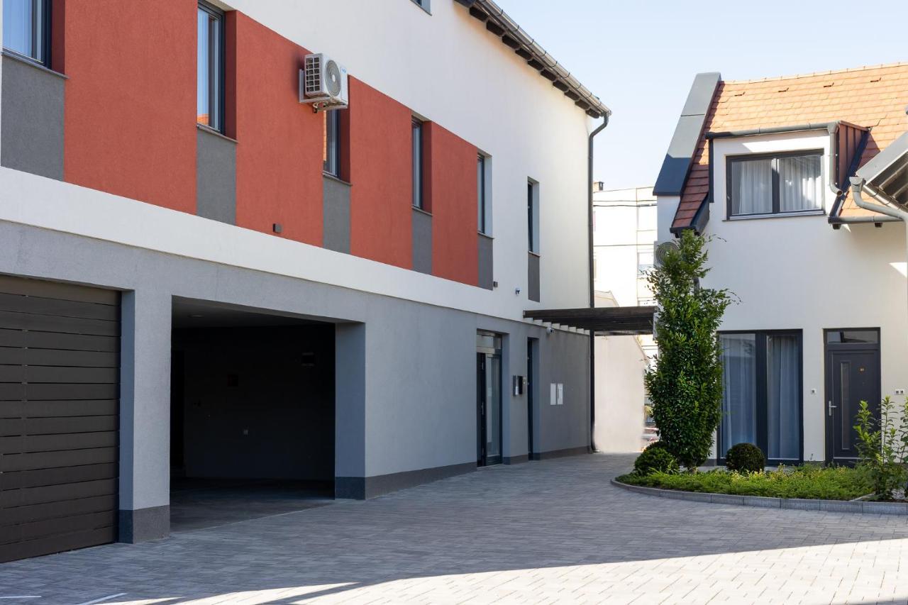 Dotis Apartman Tata Exterior foto