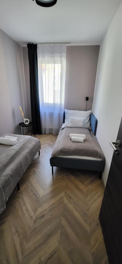Dotis Apartman Tata Exterior foto